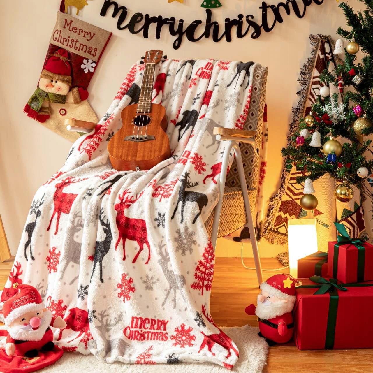 Koc świąteczny 160 × 200 cm — Renifery — Merry Christmas